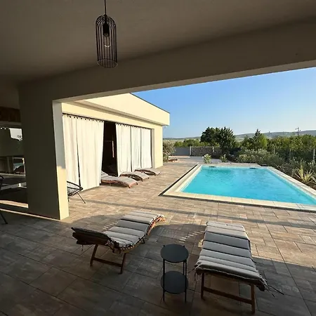 Modern With Swimming Pool And Wellness *
