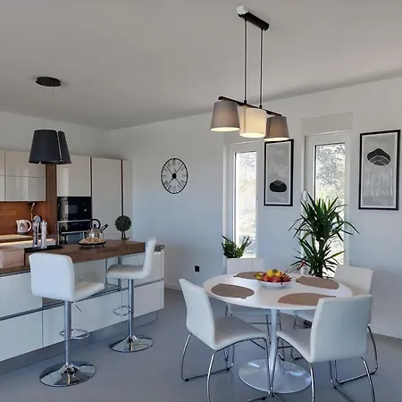 Modern With Swimming Pool And Wellness Villa *