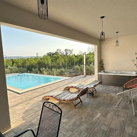 Villa Modern With Swimming Pool And Wellness Seline